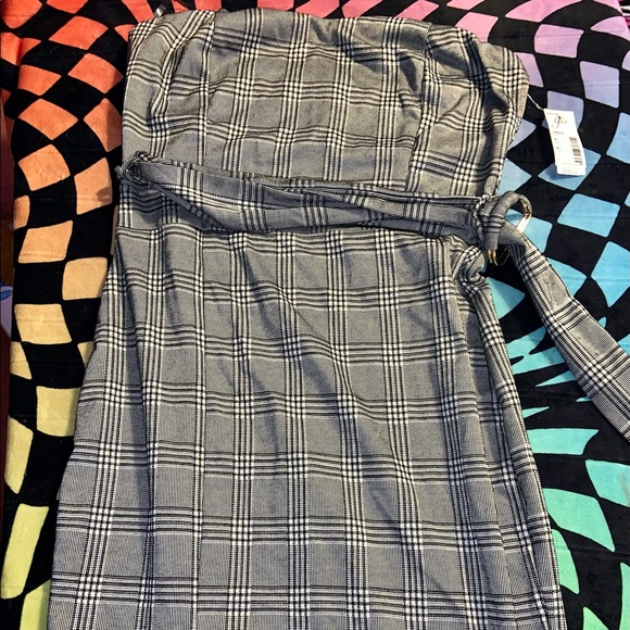 Grey Plaid Strapless Dress - Picture 1 of 4